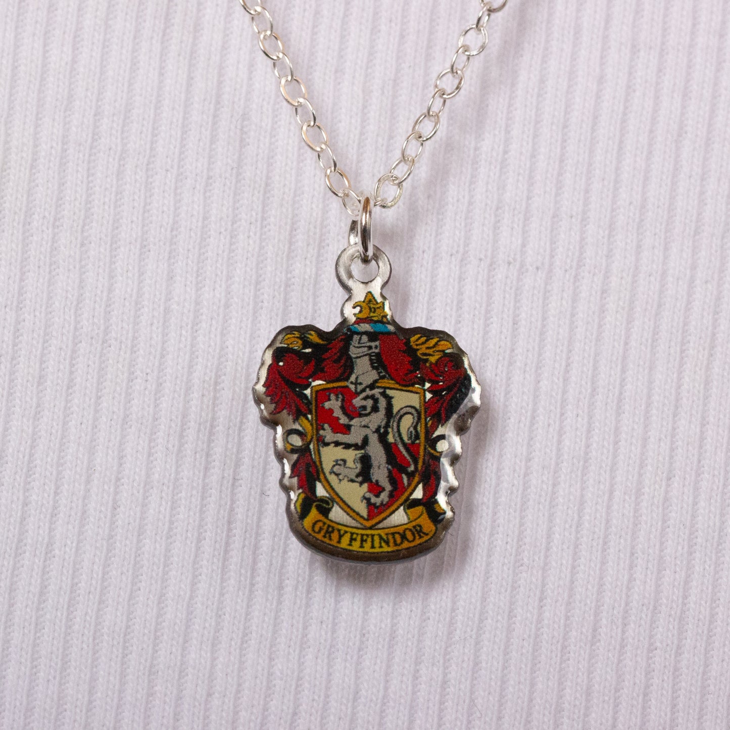 Collier Harry Potter Gryffondor Crest - Rouge